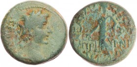 PHRYGIEN PRYMNESSOS
Augustus, 27 v. Chr. - 14 n. Chr. AE-Tetrachalkon unter Nearchos Arta Vs.: Kopf mit Lorbeerkranz n. r., Rs.: Dikaiosyne steht mit...
