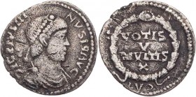 RÖMISCHE KAISERZEIT
Iulianus II., 360/361-363 n. Chr. AR-Siliqua Beischlag zu Lugdunum Vs.: D P CPIVSIII-NVS I P (invers) AVC (!), gepanzerte und dra...