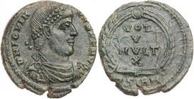 RÖMISCHE KAISERZEIT
Iovianus, 363-364 n. Chr. AE-Centenionalis Sirmium, 3. Offizin Vs.: D N IOVIA-NVS P F AVG, gepanzerte und drapierte Büste mit Per...