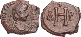 BYZANZ
Iustinianus I., 527-565. AE-Octonummium 538-552 Thessalonica Vs.: D N IVSTINI-ANVS PP AVI, gepanzerte und drapierte Büste mit Perlendiadem n. ...