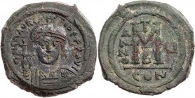 BYZANZ
Mauricius Tiberius, 582-602. AE-Follis 586/587 (= Jahr 5) Constantinopolis, 2. Offizin Vs.: D N MAVRI TIbE PP AVC, gepanzerte und drapierte Bü...