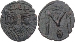 BYZANZ
Michael II. der Amorier mit Theophilos, 821-829. AE-Follis Syrakus Vs.: Büsten in Chlamydes mit Kreuzkronen v. v., Rs.: großes M, oben Kreuz, ...
