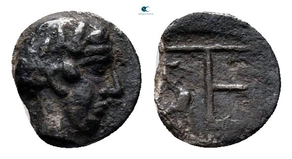 Ionia. Kolophon circa 450-410 BC. 
Tetartemorion AR

7 mm., 0,21 g.



ve...