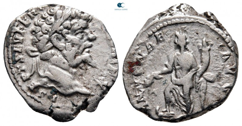 Septimius Severus AD 193-211. Rome
Denarius AR

17 mm., 3,21 g.



very f...