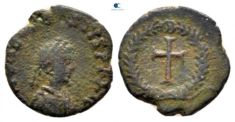 Theodosius II AD 402-450. Cyzicus (?)
Nummus Æ

12 mm., 0,88 g.



nearly...