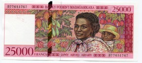 Madagascar 25000 Francs / 5000 Ariary 1998
P# 82; № B77651767; UNC