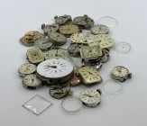 Lot of 24 Wrist Watches Movements
Lot of 24 wrist watch movements; Differents brands and sizes / Some are working