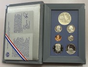 United States Prestigeous Mint Set of 7 Coins 1986
With Silver; In Original Package & Certificate