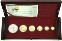 CHINA und Südostasien
China
Volksrepublik, seit 1949
Panda GOLD und Lunar Premium Set 2011. 5 Münzen zu 20 Yuan (1/20 Unze), 50 Y.(1/10 Unze), 100 ...