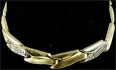 Schmuck und Accessoires aus Gold
Armbänder und Fußkettchen
Armband Gelbgold/Weissgold 585/1000 mit 16 Brillanten besetzt. Länge 20 cm. 17,14 g