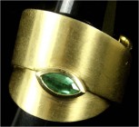 Schmuck und Accessoires aus Gold
Fingerringe
Damenring Gelbgold 750 mit einem Smaragd. Ringgröße 19. 13,15 g
