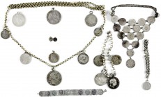 Münzgefässe und Münzschmuck
10 Schmuckstücke aus Münzen und Medaillen: 3 Schützenketten, 2 Armbänder, gehenkelte Münzen und Medaillen. Insgesamt eing...