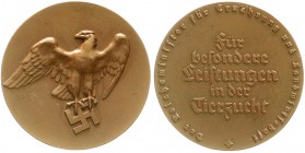 Medaillen
Drittes Reich
Bronzemedaille o.J. (ab 1933) für besondere Leistungen in der Tierzucht. Adler mit Hakenkreuz/ Schrift. 50 mm.
vorzüglich, ...