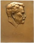 Medaillen
Medicina in Nummis
Personenmedaillen
Einseitige, rechteckige Bronzeplakette 1930 von Tautenhayn. Zu seinem 70. Geb. 55 X 70 mm.
vorzügli...