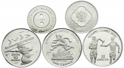 LOTS
Sammlungen allgemein
5 moderne Silbergedenkmünzen von Lettland, Insel Man, Polen, Bosnien/Herzeg., Malawi.
Polierte Platte, teils berührt