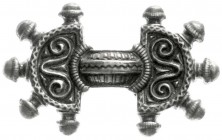 Varia
Schmuck
Broschen und Krawattennadeln
Brosche, Silber 835, in Form einer Wikingerfibel. 40 X 24 mm; 6,92 g