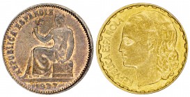 II República. Lote de 2 monedas: 50 céntimos (orla de puntos cuadrados) y 1 peseta en latón. A examinar. EBC-/EBC+.