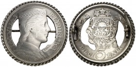 Conversión en medalla de 5 lati 1931 de Letonia. Con broche y orla. Plata. 24,50 g. Ø40 mm. MBC.