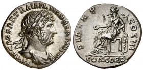 (121-123 d.C.). Adriano. Denario. (Spink 3465 var) (S. 255b var) (RIC. 552). Atractiva. 3,33 g. EBC-.