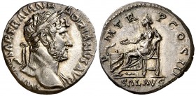 (121 d.C.). Adriano. Denario. (Spink 3539) (S. 1327) (RIC. 374). Bella. 3,32 g. EBC.