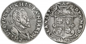 1579. Felipe II. Milán. 1 escudo. (Vti. 48) (MIR. 308/5). Fecha en anverso y reverso. La segunda P de PHILIPPVS y la de HISPANIARVM rectificadas. Limp...