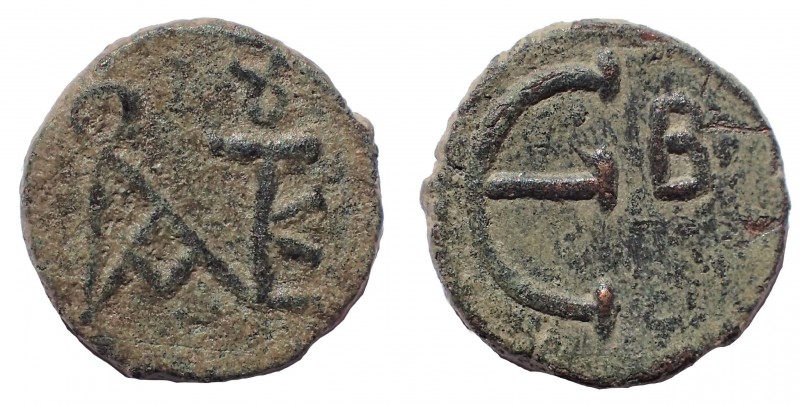 Justin II. 565-578. Æ Pentanummium 13 mm. 2.1 gm. Constantinople mint. Struck 56...