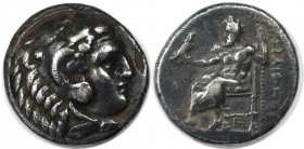 Griechische Münzen, MACEDONIA. Philipp III. Arrhidaios, 323-317 v. Chr. Drachme (3,94 g). Vs.: Kopf des Herakles mit Lövenfell n. r. Rs.: ΦIΛIΠΠOY, Ze...