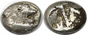 Griechische Münzen, CARIA. MYLASA. Stater (11.01 g). um 500 v. Chr. Vs.: Löwenkopf n. r. (vor nach links gerichtetem Rumpf?) Rs.: Quadratisches Incusu...
