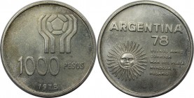 Weltmünzen und Medaillen, Argentinien / Argentina. Fußball-Weltmeisterschaft. 1000 Pesos 1978, Silber. KM 78. Stempelglanz