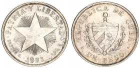 Cuba 1 Peso 1932 Averse: National arms within wreath denomination below. Reverse: Low relief star date below. Silver. KM 15.2