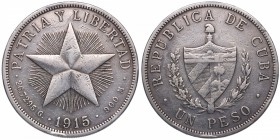 1915. Cuba. 1 peso. KM 15.2. Ag. 26,73 g. Alto relieve. MBC+. Est.60.