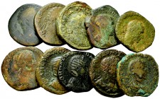 Lot of 10 Roman Imperial AE sestertii 

Lot of 10 (ten) Roman AE Sestertii, mostly from the 3rd Century AD.

Fair/fine. (10)

Lot sold as is, no...