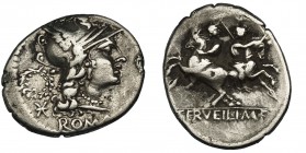 REPÚBLICA ROMANA. SERVILIA. Denario. Roma (136 a.C.). A/Corona detrás de la cabeza de Roma. R/ Ley. C. SERVEILI M F. Ar 3,42 g. 20,6 mm. CRAW-239.1. F...