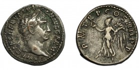 IMPERIO ROMANO. TRAJANO. Denario. Roma (101-102 d.C.). R/ Victoria avanzando a izq. con corona y palma; PM TR P COS IIII PP. AR 3,46 g. 19,1 mm. RIC-6...