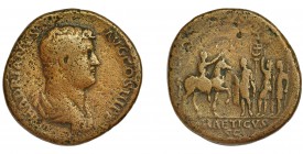 IMPERIO ROMANO. ADRIANO. Sestercio. Roma (134-138). R/ Adriano a caballo saludando a cuatro soldados con estandartes; (EXERCITVS) RAETICVS, SC. AE 23,...