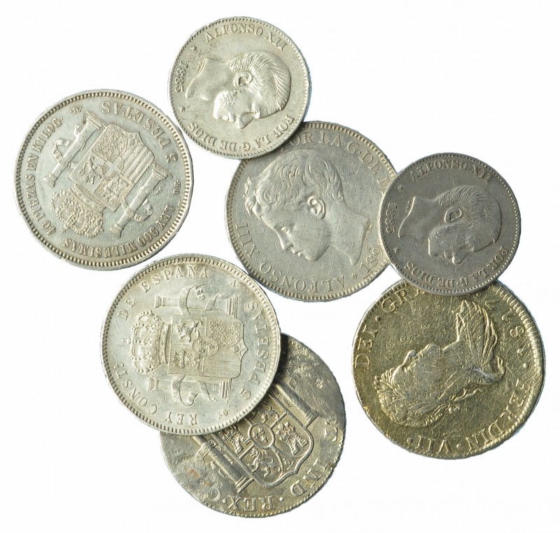 ALFONSO XII. Lote 7 monedas: 8 reales (2) Fernando VII, ambos con soldadura quit...