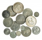 MONEDA EXTRANJERA. Lote 15 piezas de Canadá y Sudáfrica: 8 monedas tamaño duro, 2 de 1/2 duro y 5 fraccionarias. De MBC a SC.