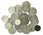 MONEDA EXTRANJERA. MÉXICO. Lote de 24 monedas de plata: 14 tamaño duro; 5 de 1/2 duro y 5 fraccionarias (1 de cobre). MBC a SC.