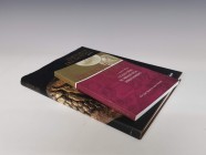 Lote 2 libros: J. I. San Vicente, Del trueque al euro a través de la colección numismática Prestamero, Álava, 2001; R. Feria, Historia del dinero, Mad...