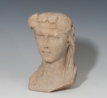 ROMA. Imperio Romano. Busto masculino (II d.C.). Mármol. Posible Dionisios joven. Altura 18,4 cm.