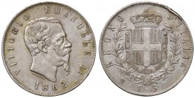 Napoli -Vittorio Emanuele II (1861-1878) - 5 Lire 1862 - Gig. 33 R Difetto al bordo. Con cartellino d'epoca del collezionista.
BB-SPL