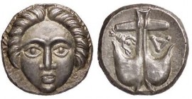 GRECHE - TRACIA - Apollonia Pontica - Obolo - Testa di Apollo di fronte /R Ancora, nel campo gambero e lettera A S. Cop. 461 (AG g. 1,22)
 
SPL