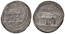 ROMANE REPUBBLICANE - POMPEIA - Q. Pompeius Rufus (54 a.C.) - Denario - Sedia curule tra lancia e ramo /R Sedia curule tra lituo e corona B. 5; Cr. 43...