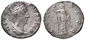 ROMANE IMPERIALI - Faustina I (moglie di A. Pio) - Denario - Busto drappeggiato e diademato a d. /R Vesta velata stante a s. con il palladio e scettro...