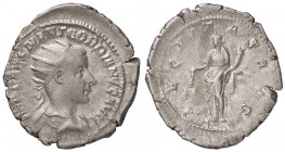 ROMANE IMPERIALI - Gordiano III (238-244) - Antoniniano - Busto radiato e drappeggiato a d. /R L'Equità stante a s. con bilancia e cornucopia C. 17; R...