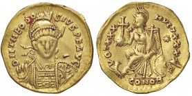 ROMANE IMPERIALI - Teodosio II (402-450) - Solido - Busto elmato e corazzato di fronte con lancia e scudo /R Costantinopoli seduta a s. con globo cruc...