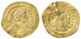 BIZANTINE - Giustino II (565-578) - Tremisse - Busto diademato a d. /R La Vittoria stante di fronte con corona e globo crucigero Ratto 765 (AU g. 1,5)...