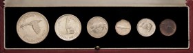 ESTERE - CANADA - Elisabetta II (1952) - Serie 1967 AG-CU 6 valori In confezione lievemente rovinata
 6 valori - In confezione lievemente rovinata
q...