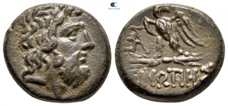 Paphlagonia. Sinope circa 120-60 BC. 
Bronze Æ

18 mm, 7,30 g

Laureate hea...