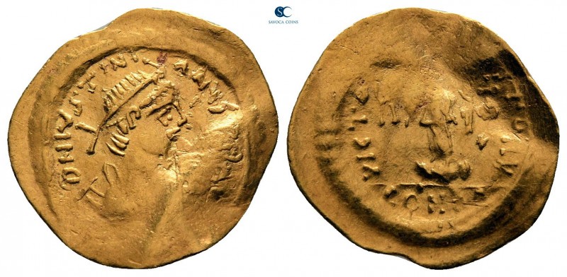 Justinian I AD 527-565. Constantinople
Tremissis AV

17 mm, 1,47 g

D N IVS...